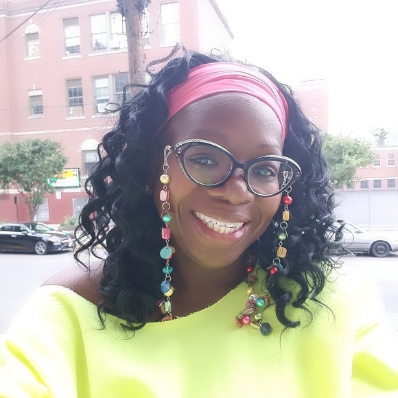 Meet your Posher, Melanie - Picture 7 of 16